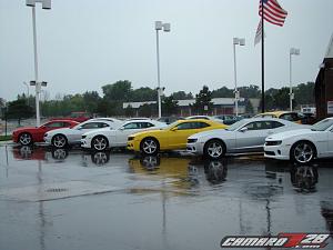 **SUMMIT WHITE** 2010 Camaros Spotted in US...on Detroit Dealer Lot!  PICS INSIDE!-2010camarowhite_13.jpg