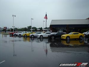**SUMMIT WHITE** 2010 Camaros Spotted in US...on Detroit Dealer Lot!  PICS INSIDE!-2010camarowhite_14.jpg