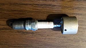 ngk tr55 spark plugs-socket-01.jpg