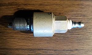 ngk tr55 spark plugs-socket-02.jpg