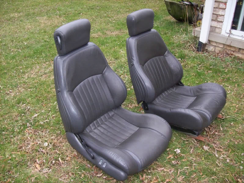 Name:  1998TAseats009.jpg
Views: 16
Size:  103.8 KB