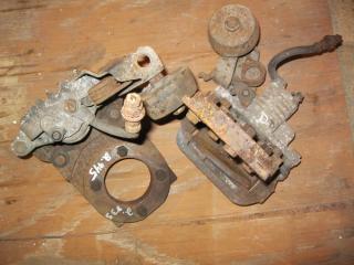 Name:  z28calipers.jpg
Views: 12
Size:  14.5 KB